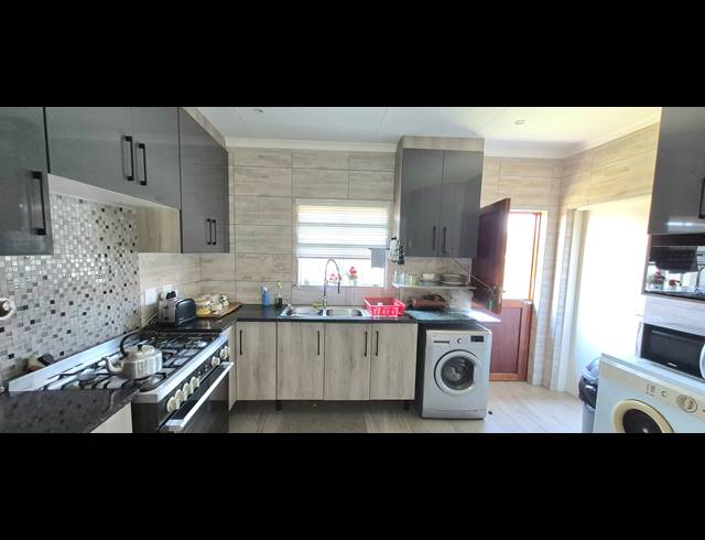3 BEDROOM GATED ESTATE FOR SALE IN HEXRIVIER LIFESTYLE ESTATE